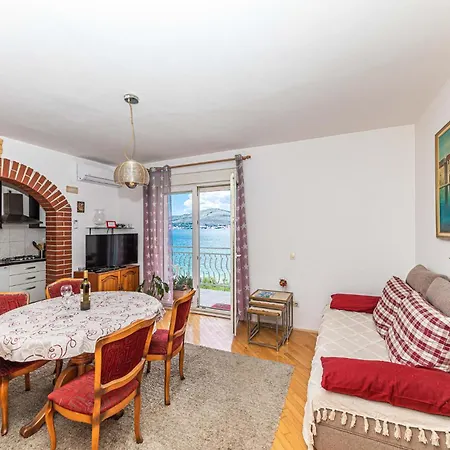 Put Lokvice I Трогир